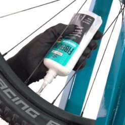 Finish Line FiberLink Tubeless Latex Tyre Sealant 9 Finish Line FiberLink Tubeless Latex Tyre Sealant -Cykeldele Butik FD5D20CA10D6B80A80645591BF3D8E3B